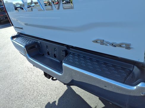 Used 2025 RAM 2500 Big Horn AWD/4WD image 29