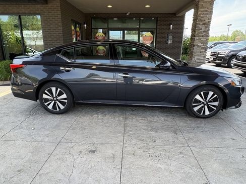 Used 2019 Nissan Altima 2.5 SL FWD image 4