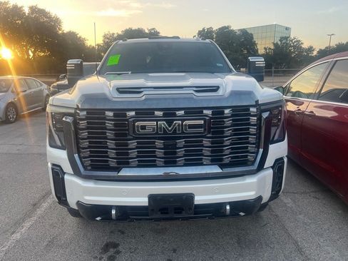 Used 2024 GMC Sierra 2500 Denali Ultimate AWD/4WD image 2