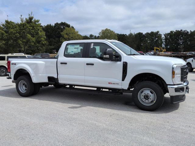 New 2027 Ford F350 XL w/ XL Chrome Package AWD/4WD image 2