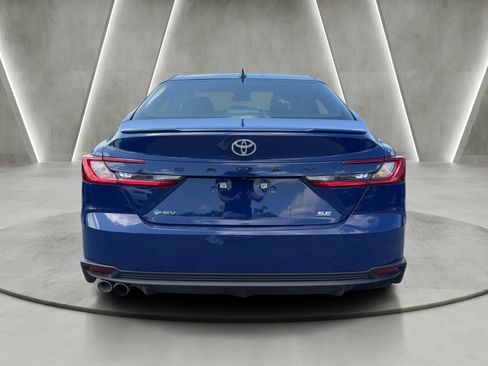 Used 2025 Toyota Camry SE FWD image 6