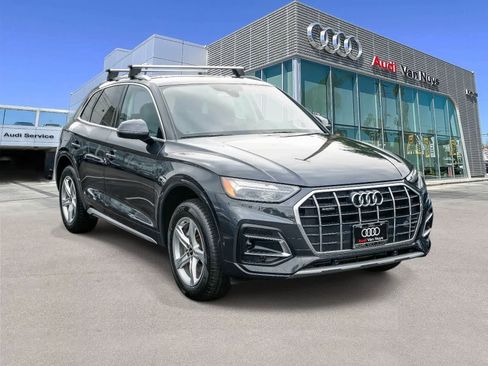 Used 2023 Audi Q5 2.0T Premium w/ Convenience Package image 5