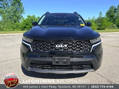 Certified 2022 Kia Sorento S w/ Panoramic Sunroof Package AWD/4WD image 8