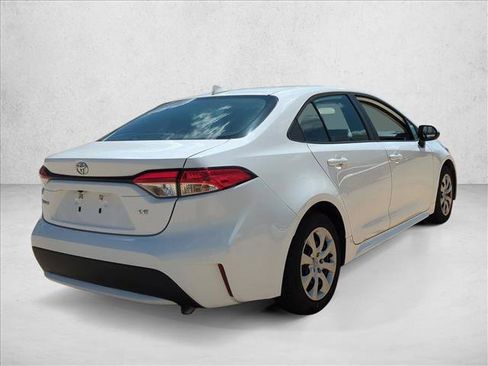 Certified 2021 Toyota Corolla LE FWD image 5