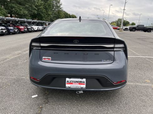 New 2026 Toyota Prius Plug-In Hybrid image 5