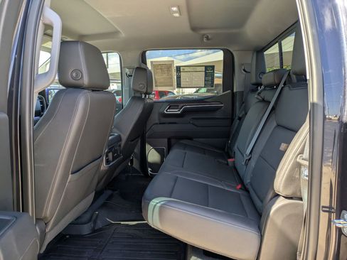 Used 2023 GMC Sierra 1500 SLT image 14