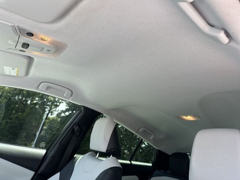 Used 2017 Toyota Prius Four Touring FWD image 28