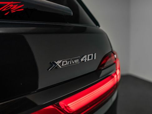 Used 2022 BMW X7 xDrive40i w/ M Sport Package image 19