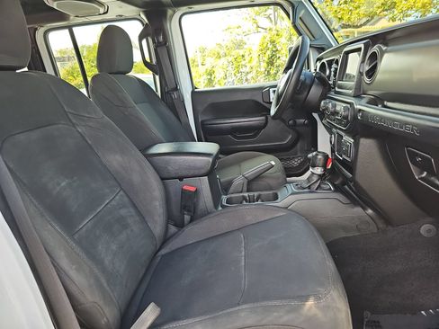 Used 2023 Jeep Wrangler Unlimited Sport AWD/4WD image 10
