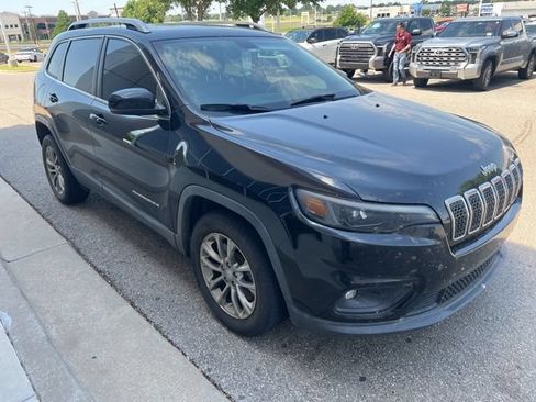 Used 2019 Jeep Cherokee Latitude Plus FWD image 5