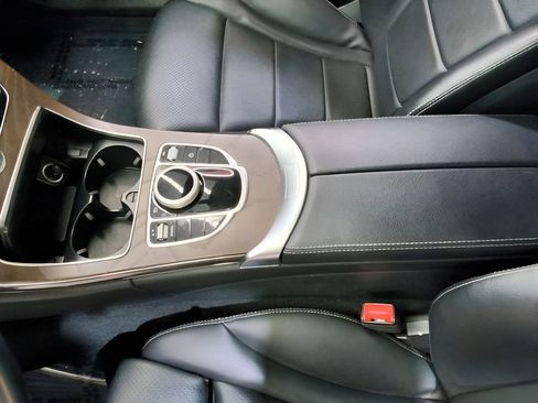 Used 2019 Mercedes-Benz C 300 4MATIC Sedan image 16