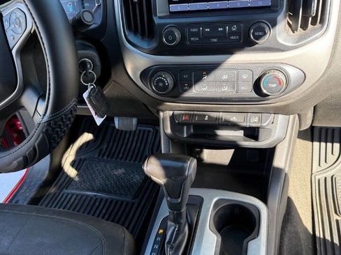 Used 2018 Chevrolet Colorado LT w/ Safety Package image 21