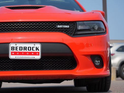 Used 2017 Dodge Charger R/T RWD image 13