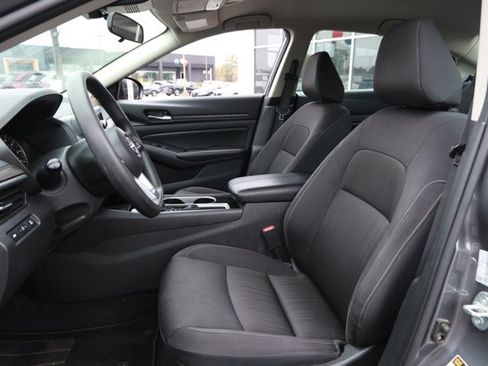 Used 2024 Nissan Altima 2.5 SV image 21