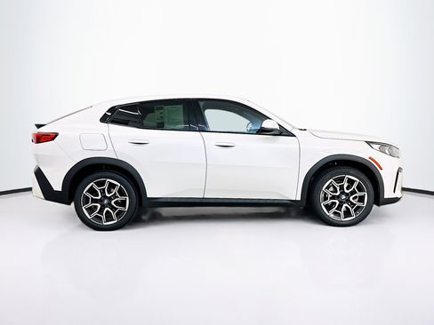 Used 2025 BMW X2 xDrive28i image 10