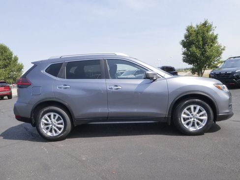 Used 2018 Nissan Rogue SV w/ Premium Package AWD/4WD image 5