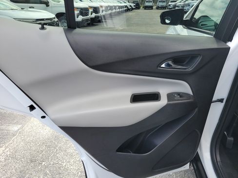 Used 2024 Chevrolet Equinox LS w/ LS Convenience Package image 13