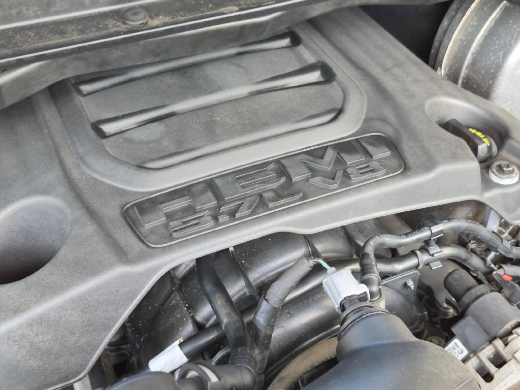 Used 2020 RAM 1500 Laramie w/ Sport Appearance Package AWD/4WD image 30