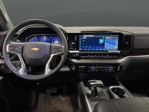Used 2025 Chevrolet Silverado 1500 LT image 5