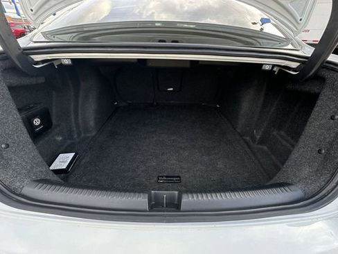 Used 2017 Volkswagen Jetta GLI image 29