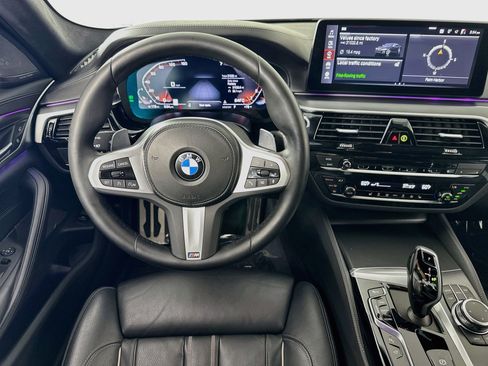 Used 2022 BMW M550i xDrive w/ Executive Package AWD/4WD image 24