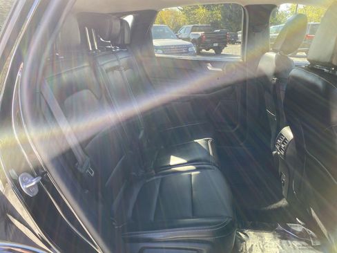 Certified 2025 Ford Escape Platinum image 39