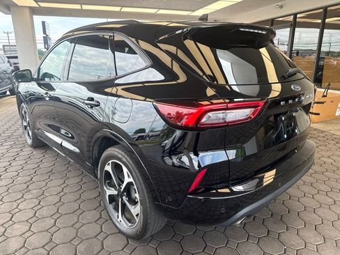 Used 2023 Ford Escape ST-Line Elite w/ Premium Technology Package AWD/4WD image 8