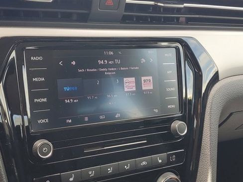 Used 2021 Volkswagen Passat 2.0T SE image 23