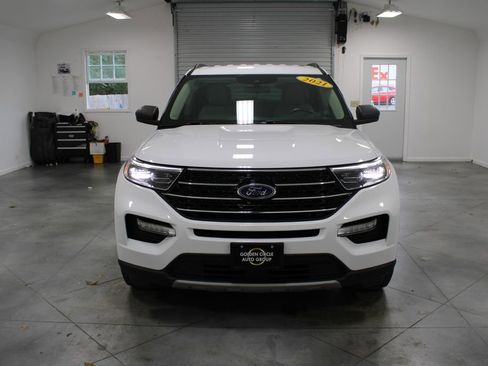 Used 2021 Ford Explorer XLT w/ Equipment Group 202A image 3