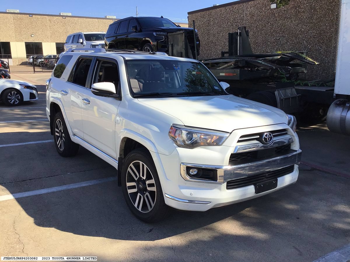 Used 2023 Toyota 4Runner Limited AWD/4WD image 4