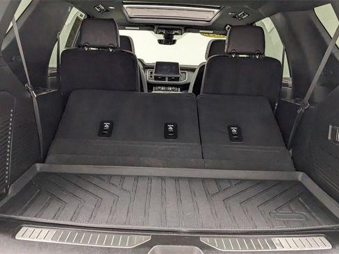 Used 2021 Chevrolet Tahoe High Country w/ Premium Package image 9