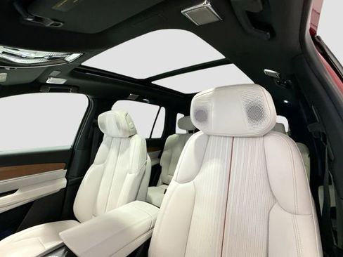 New 2026 Cadillac Vistiq Sport image 20