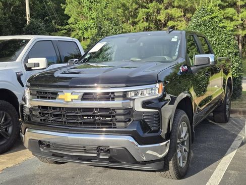 Used 2026 Chevrolet Silverado 1500 LT AWD/4WD image 3