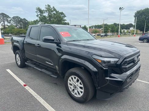 Used 2025 Toyota Tacoma SR5 RWD image 5