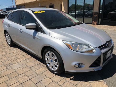 Used 2012 Ford Focus SE FWD image 8