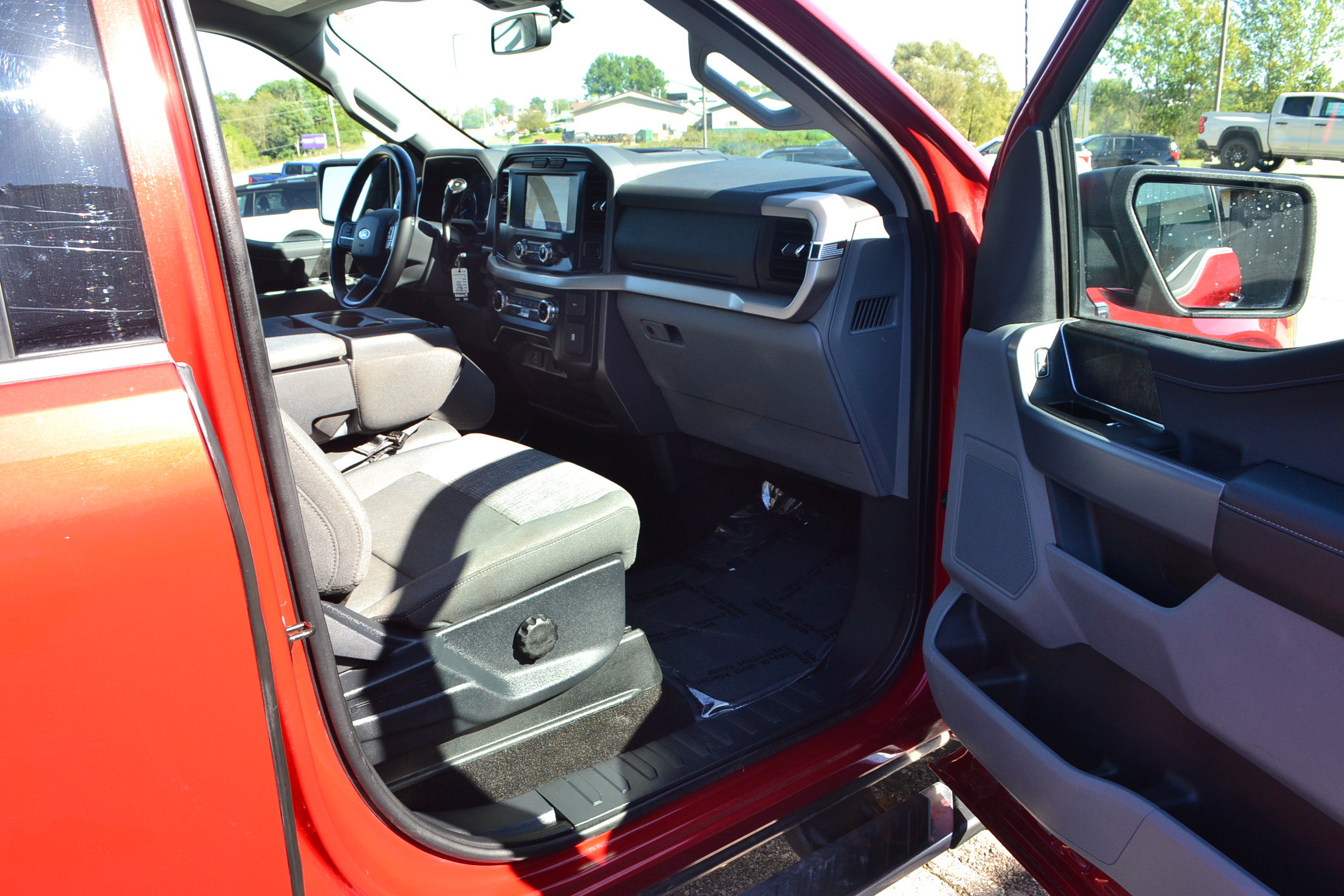 Certified 2022 Ford F150 XLT w/ Equipment Group 301A Mid AWD/4WD image 10