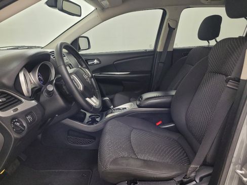 Used 2020 Dodge Journey SE w/ SE Popular Equipment Group FWD image 17