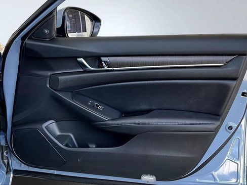 Used 2022 Honda Accord Touring image 25