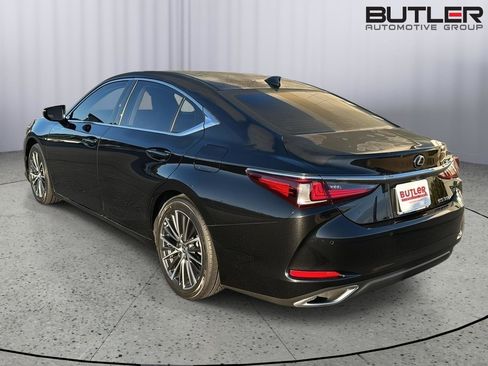 Certified 2022 Lexus ES 350 w/ Premium Package image 3