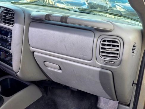 Used 2003 GMC Sonoma SL image 17