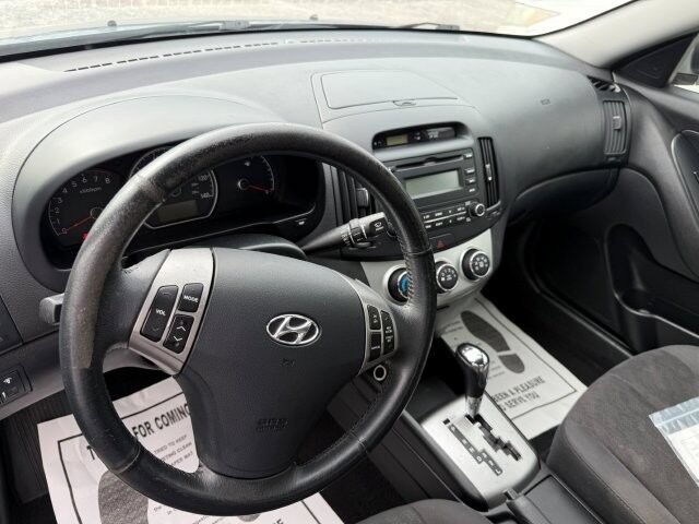 Used 2010 Hyundai Elantra SE FWD image 14