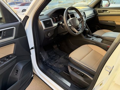 Used 2021 Volkswagen Atlas Cross Sport SE image 16