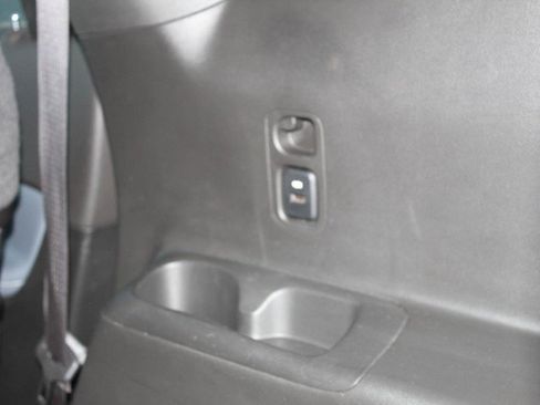 Used 2023 Buick Enclave Essence image 13