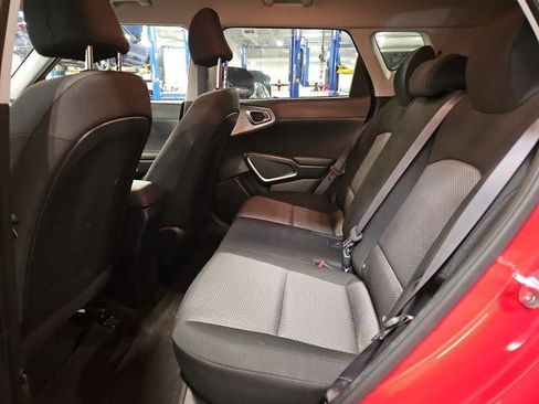 Used 2024 Kia Soul LX w/ Option Group 015 image 16