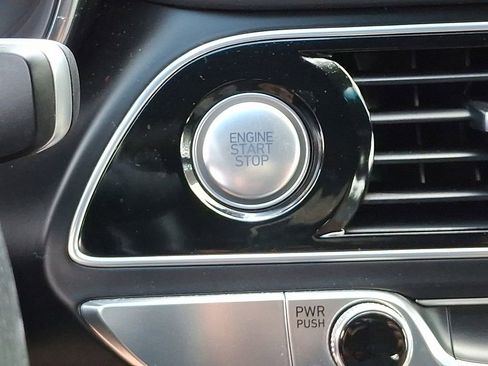 Used 2023 Genesis G70 3.3T image 24