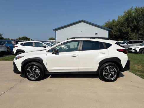 Used 2024 Subaru Crosstrek 2.0i Premium AWD/4WD image 3
