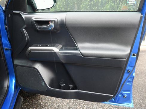 Certified 2018 Toyota Tacoma TRD Off-Road image 23