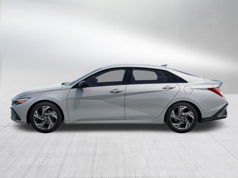 New 2026 Hyundai Elantra SEL Sport Premium image 3