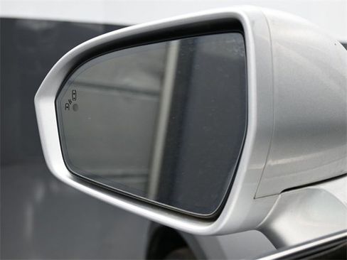 Used 2019 Lincoln Nautilus Select image 5