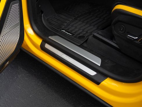 Used 2024 Lamborghini Urus Performante image 35